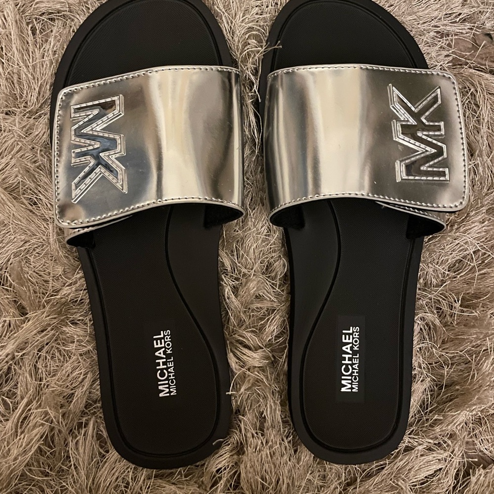 BRAND NEW- Silver/Black Michael Kors pool slide sandals size 7